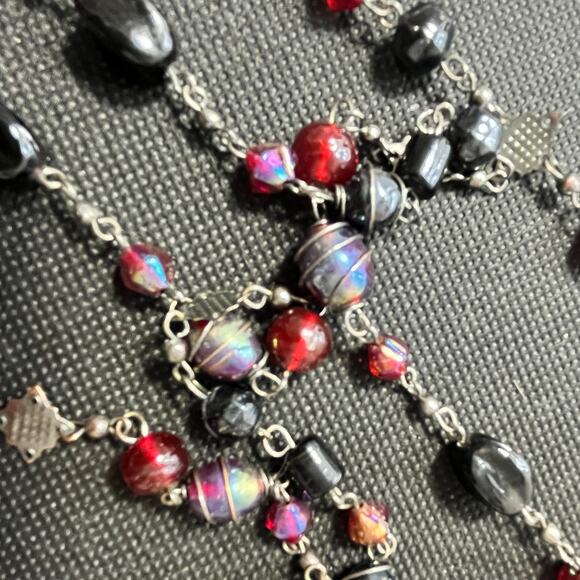 Beautiful wire wrapped beads in Black and Cranberry with iridescent beads 48" - Picture 3 of 3